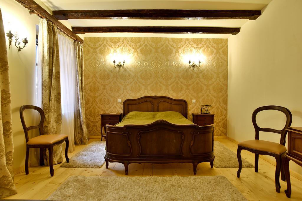 Отель Casa Antiqua Брашов Номер фото