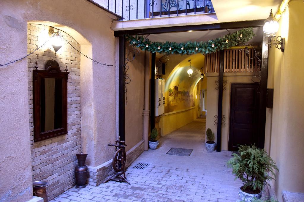 Отель Casa Antiqua Брашов Экстерьер фото