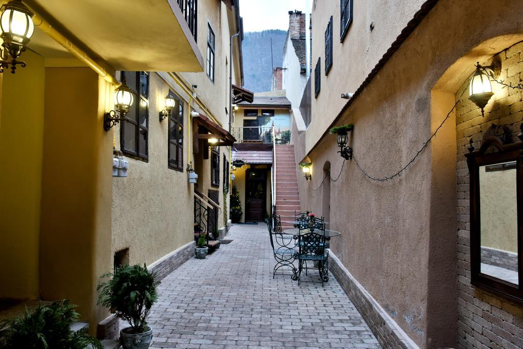 Отель Casa Antiqua Брашов Экстерьер фото
