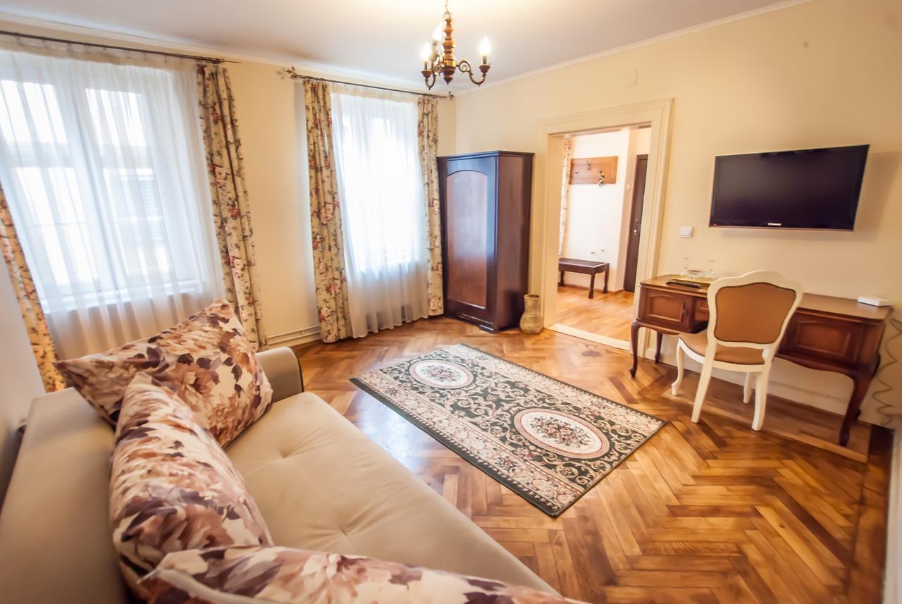 Отель Casa Antiqua Брашов Экстерьер фото
