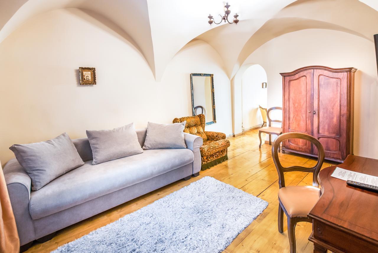 Отель Casa Antiqua Брашов Экстерьер фото